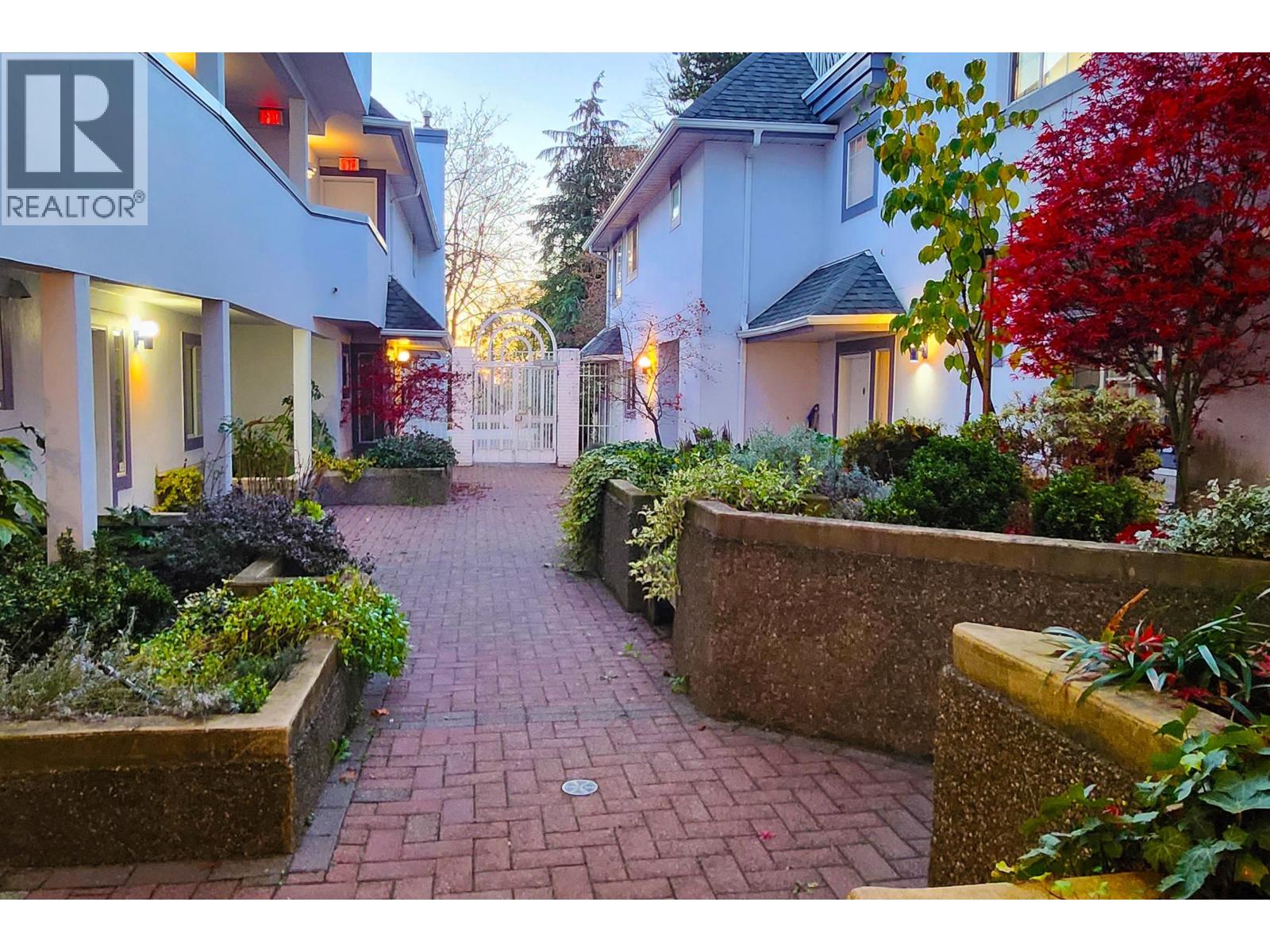 402 8772 SW MARINE DRIVE