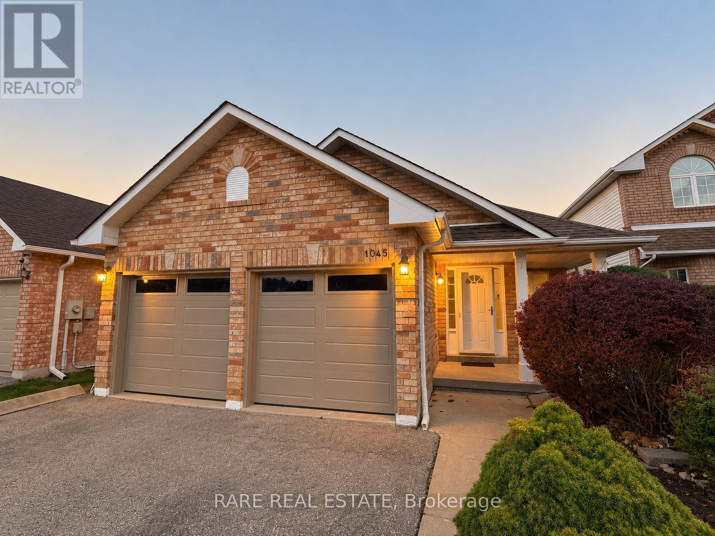 1045 Corrie Street, Innisfil, Ontario  L9S 1T7 - Photo 2 - N14113124