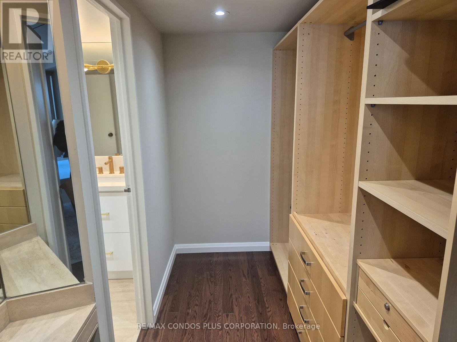 2302 - 65 Harbour Square, Toronto, Ontario  M5J 2L4 - Photo 20 - C14108648