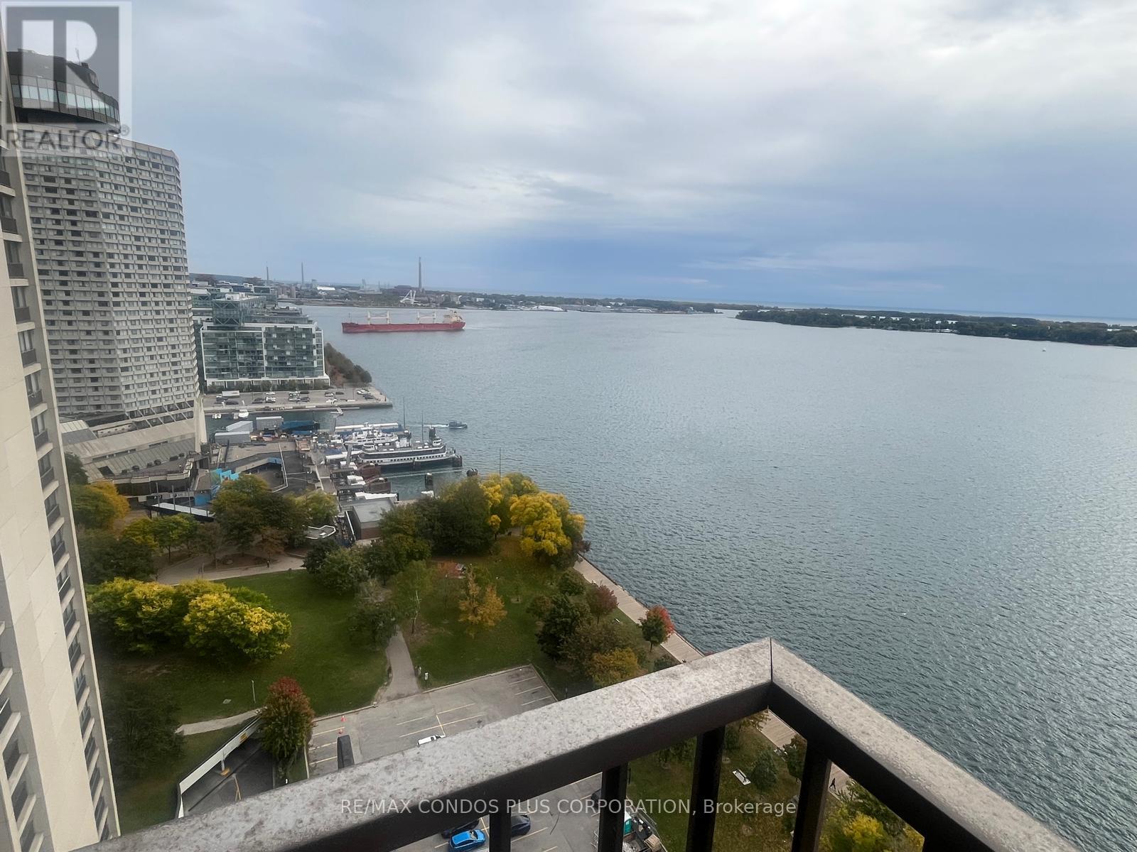 2302 - 65 Harbour Square, Toronto, Ontario  M5J 2L4 - Photo 4 - C14108648