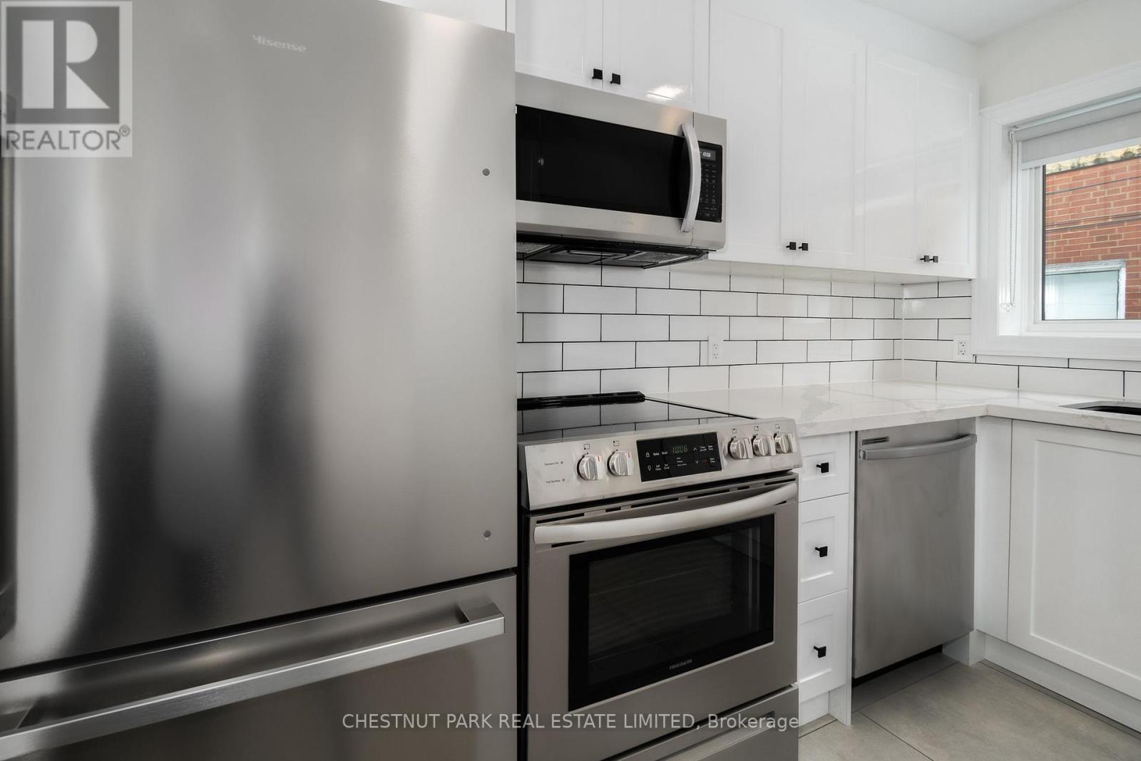 3 - 38 Penhurst Avenue, Toronto, Ontario  M8Y 3A8 - Photo 13 - W14113104