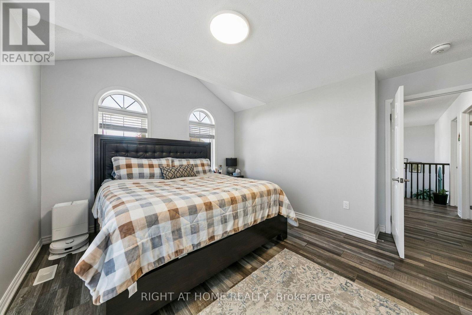 313 Gillett Point, Milton, Ontario  L9E 1C6 - Photo 25 - W14113114