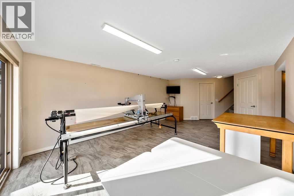 31 Springbank Terrace Sw, Calgary, Alberta  T3H 4S8 - Photo 31 - A2351843