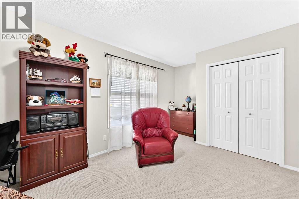 227 Bridlewood View SW