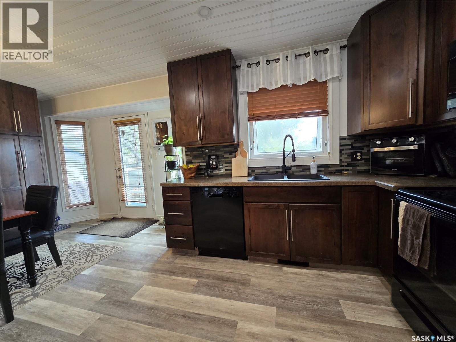 236 Bean Crescent, Weyburn, Saskatchewan  S4H 3G1 - Photo 5 - SK051887
