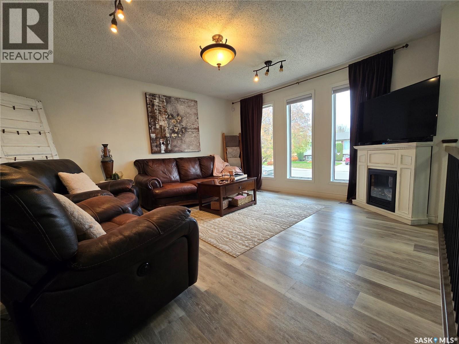 236 Bean Crescent, Weyburn, Saskatchewan  S4H 3G1 - Photo 9 - SK051887