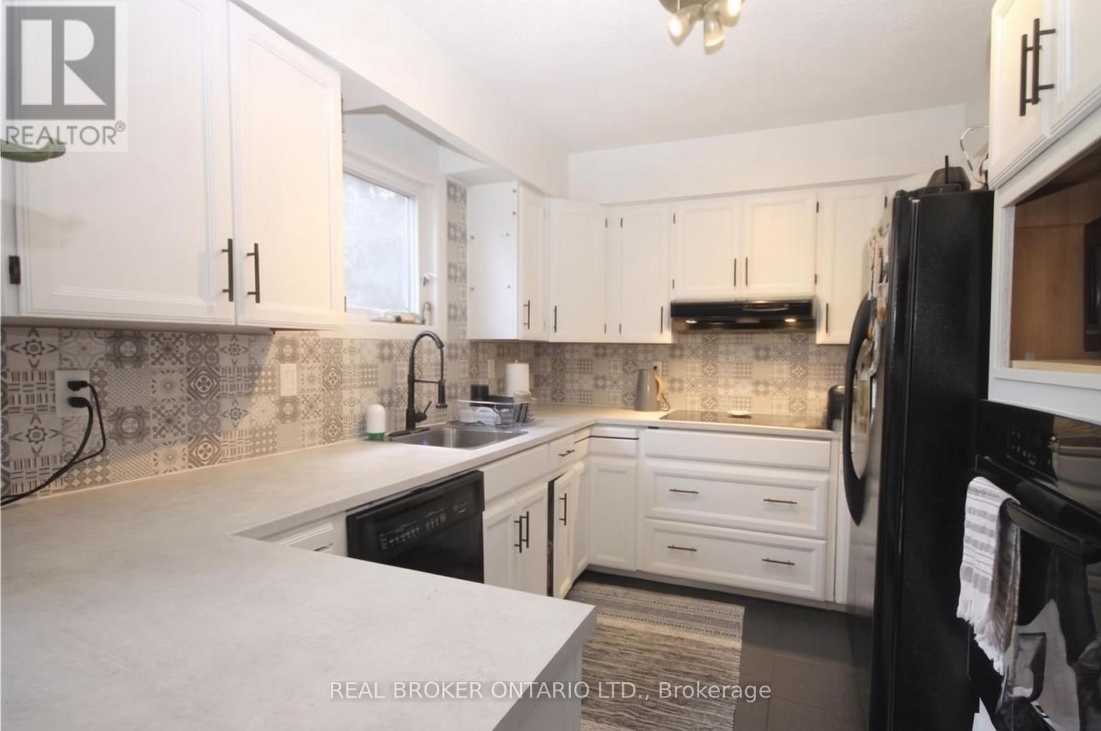 1 - 28 Leeming Drive, Ottawa, Ontario  K2H 5P7 - Photo 3 - X14113256
