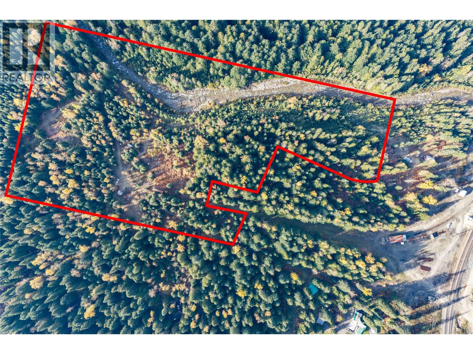 6960 Waverly Trail, Revelstoke, British Columbia