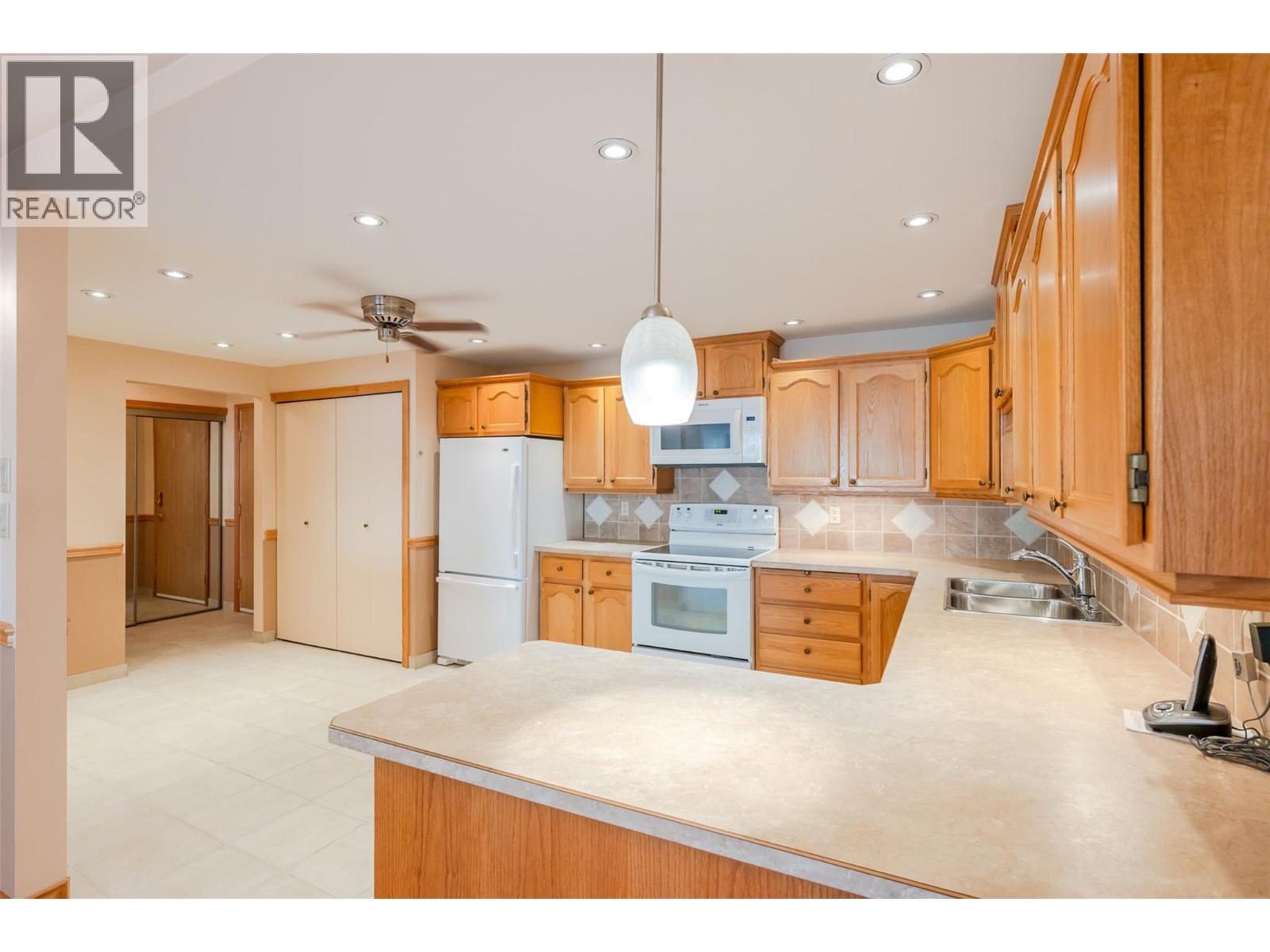 195 Warren Avenue W Unit# 204, Penticton, British Columbia  V2A 3N1 - Photo 19 - 10404427