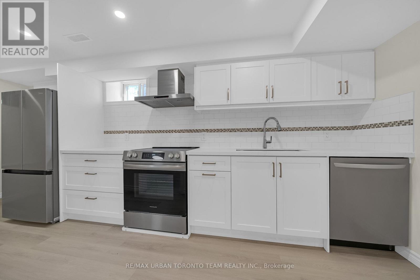 Lower - 3517 St Clair Avenue, Toronto (Clairlea-Birchmount), Ontario  M1K 1L4 - Photo 8 - E14113174