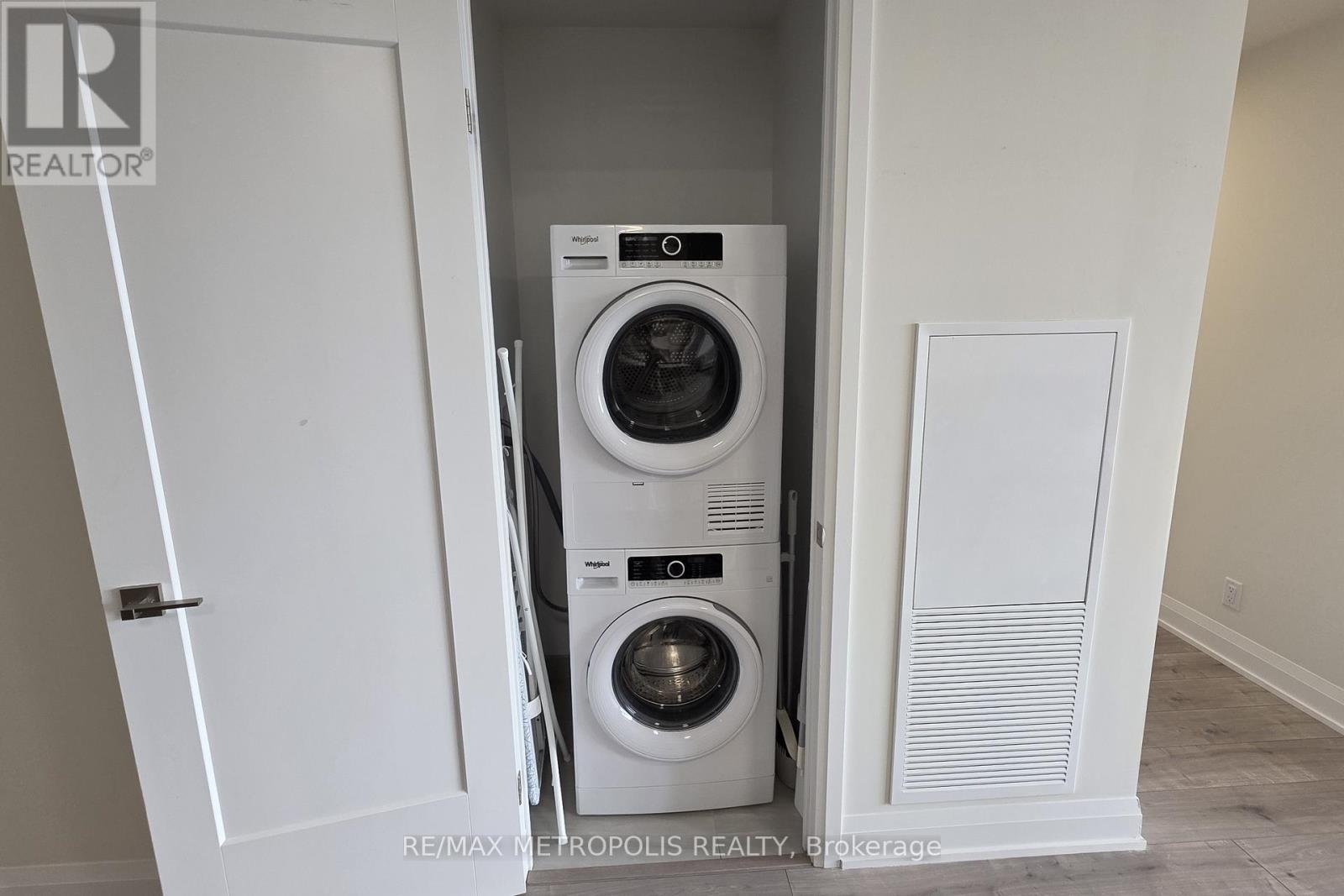 3505 - 8 Water Walk Drive, Markham (Unionville), Ontario  L3R 6L4 - Photo 19 - N14113234