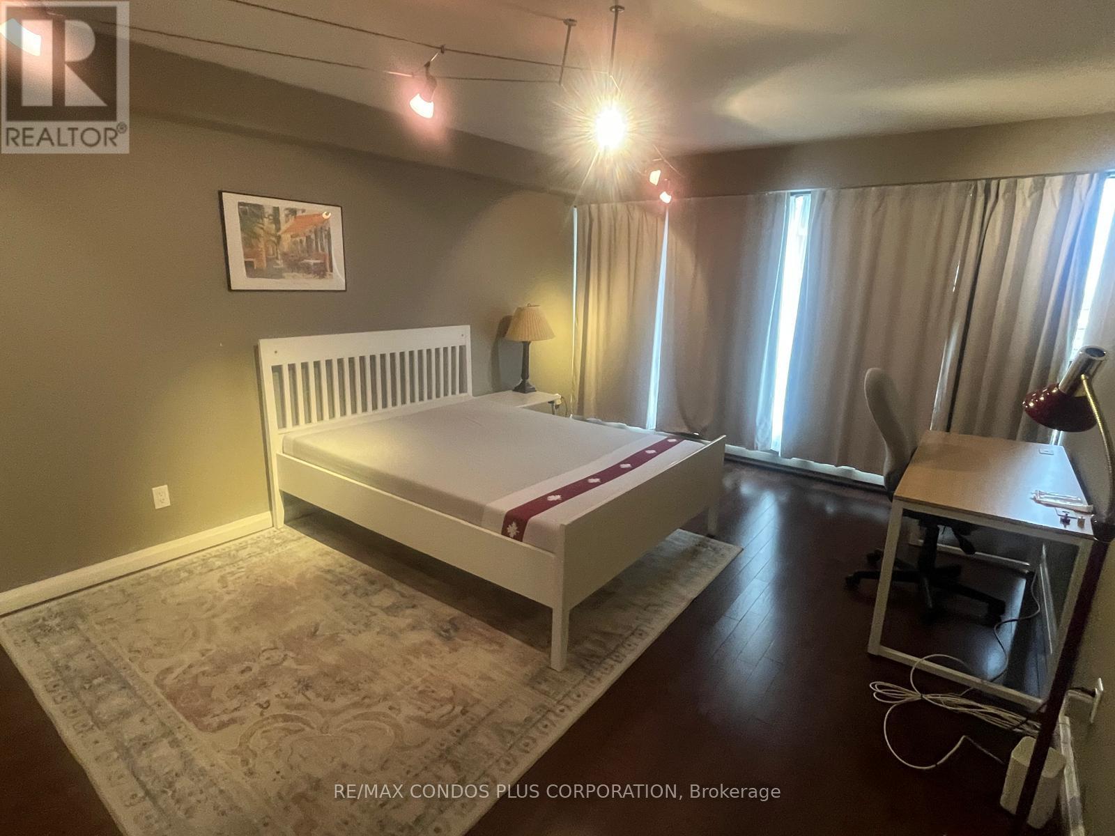 2302 - 65 Harbour Square, Toronto, Ontario  M5J 2L4 - Photo 11 - C14108648