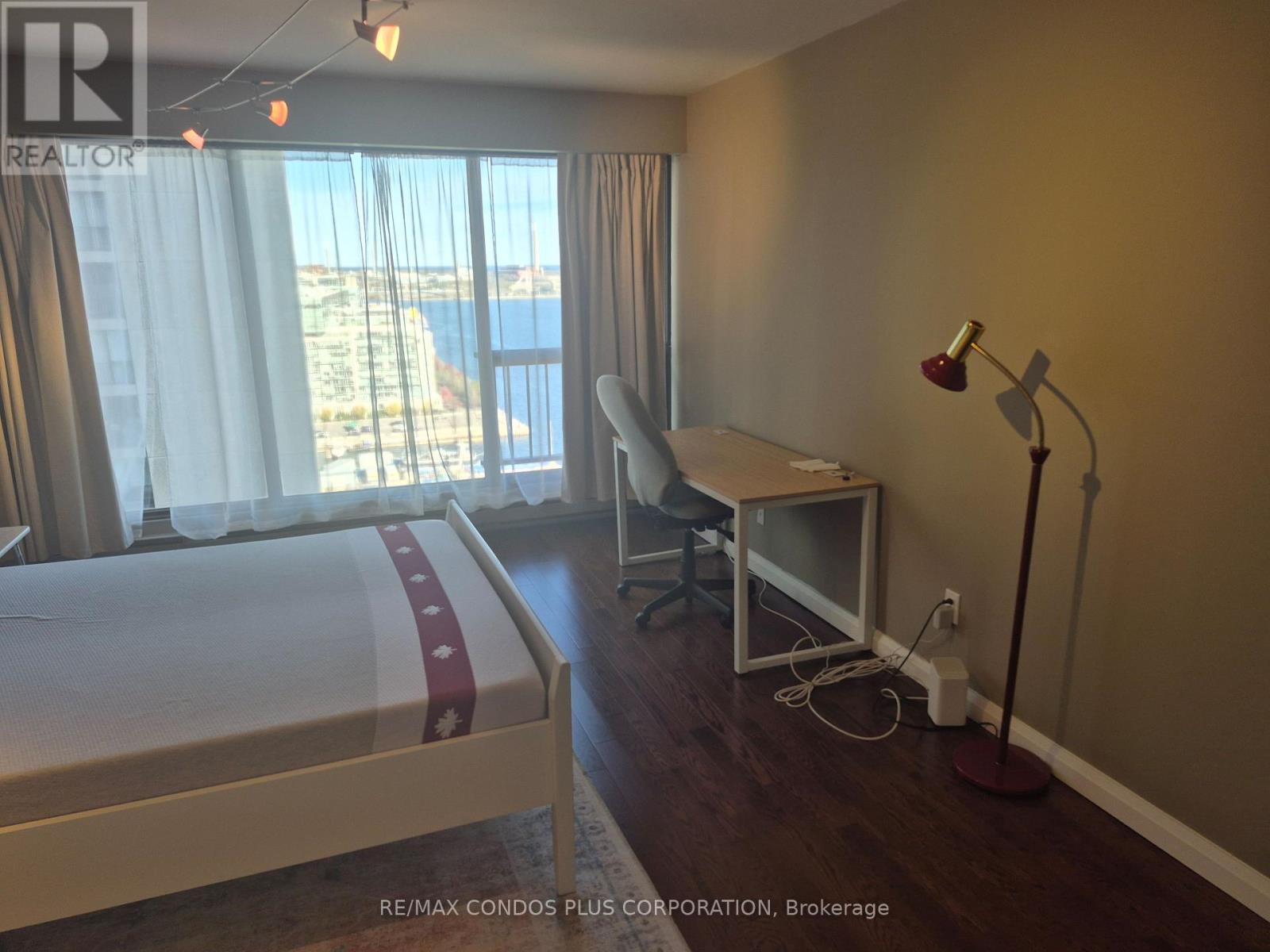 2302 - 65 Harbour Square, Toronto, Ontario  M5J 2L4 - Photo 22 - C14108648