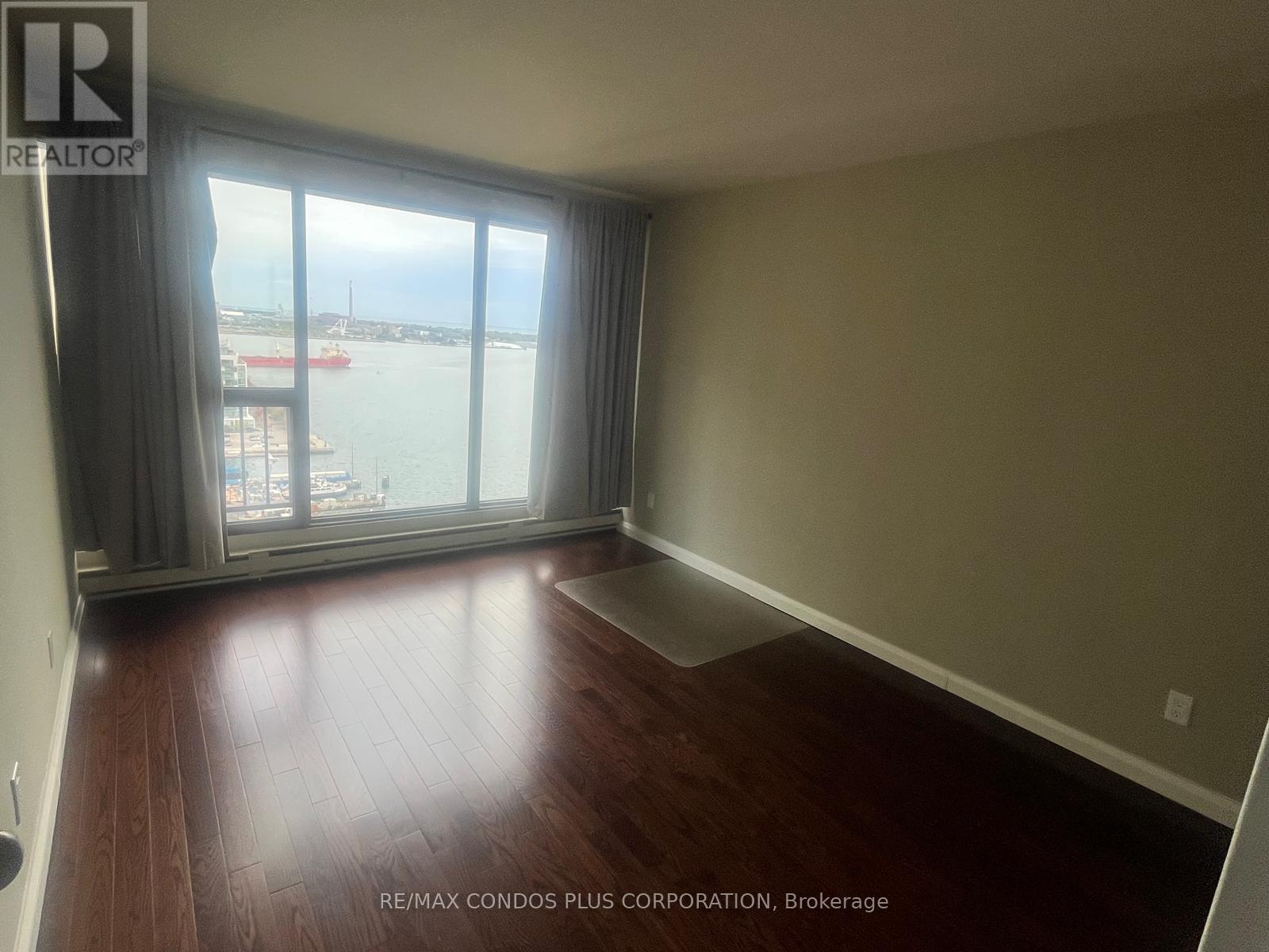2302 - 65 Harbour Square, Toronto, Ontario  M5J 2L4 - Photo 13 - C14108648