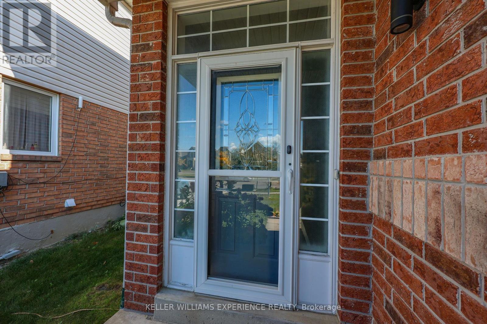 177 Professor Day Drive, Bradford West Gwillimbury, Ontario  L3Z 2Z1 - Photo 4 - N14105456
