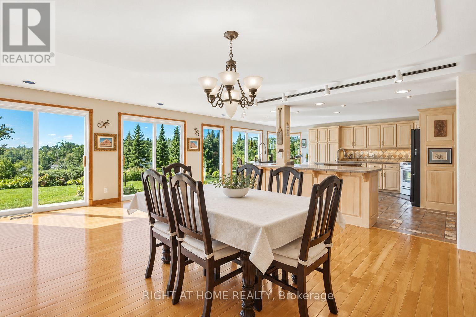 8542 Hwy 12, Oro-Medonte, Ontario  L3V 0H2 - Photo 4 - S14109006