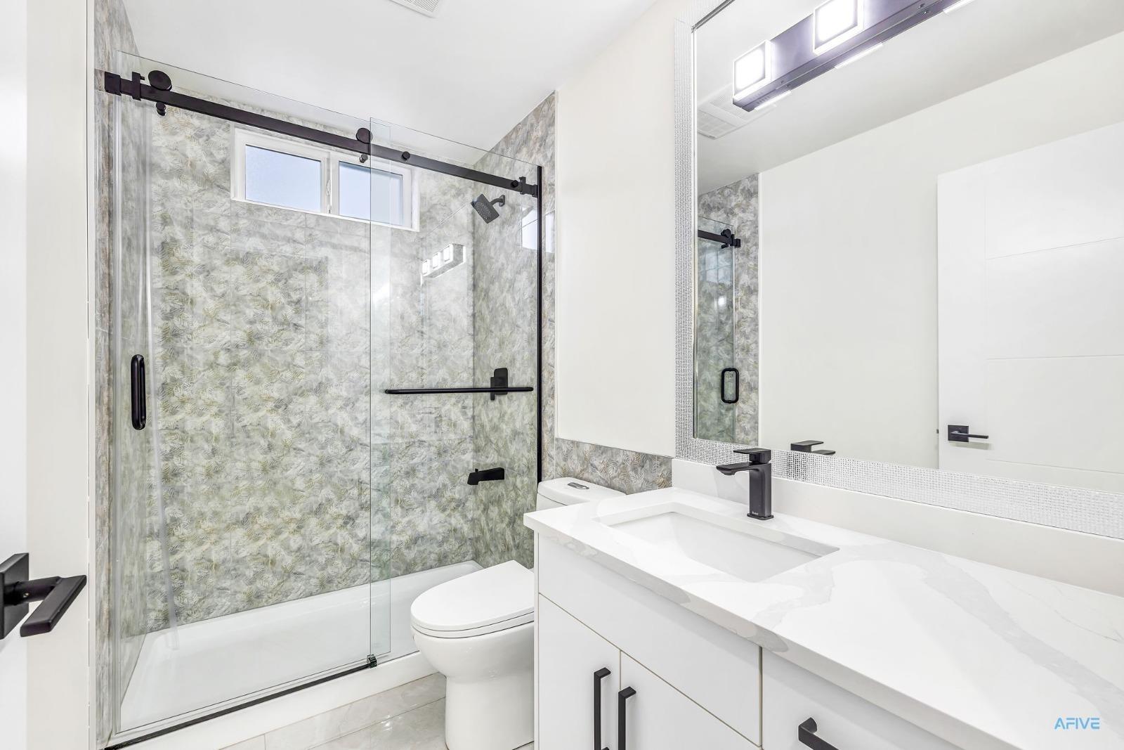 33975 Barker Court, Mission, British Columbia  V2V 6B2 - Photo 5 - R3177518
