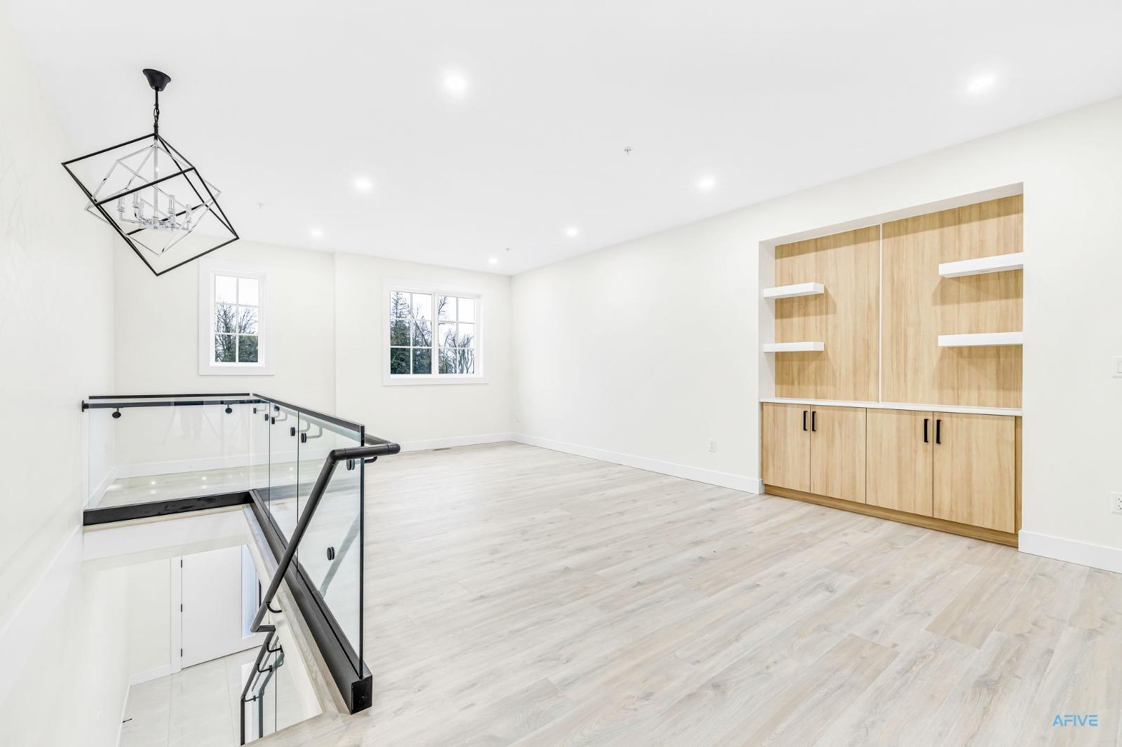 33975 Barker Court, Mission, British Columbia  V2V 6B2 - Photo 6 - R3177518