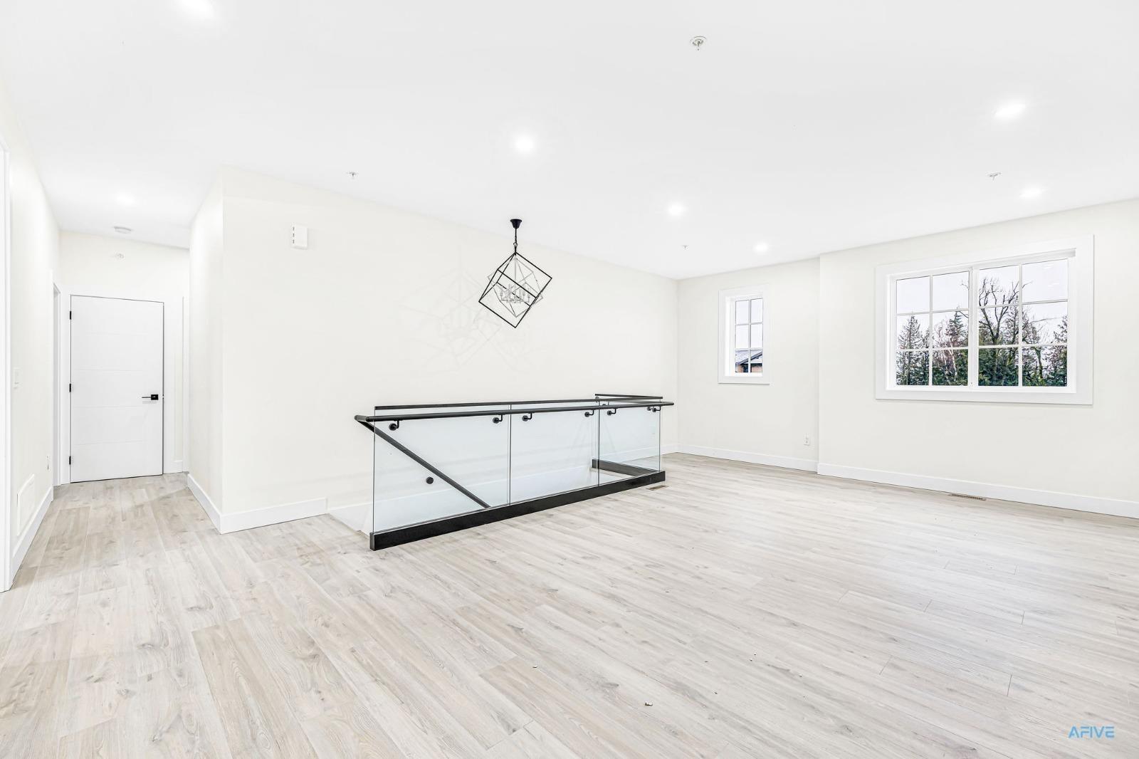 33975 Barker Court, Mission, British Columbia  V2V 6B2 - Photo 11 - R3177518