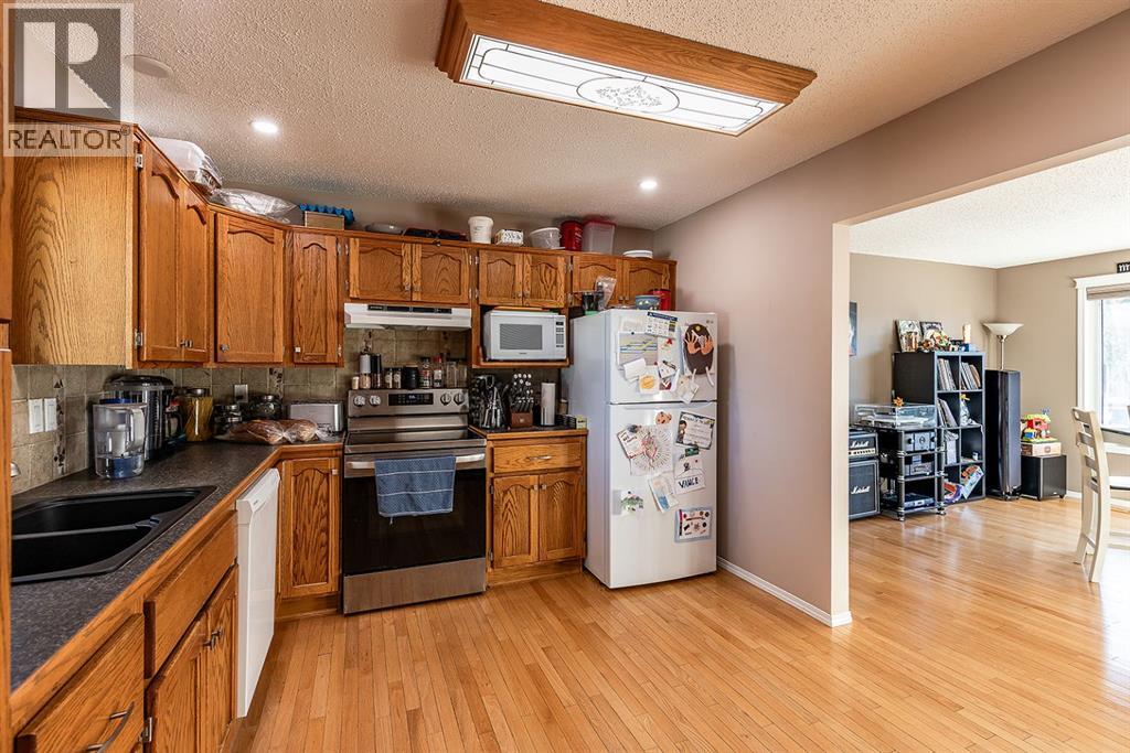 22 Hamilton Court NE