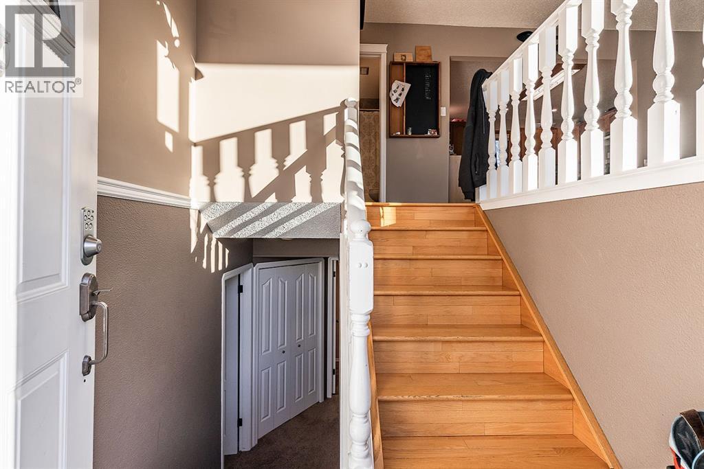 22 Hamilton Court NE