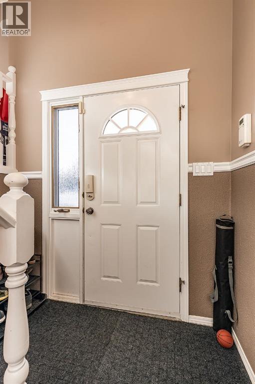 22 Hamilton Court NE
