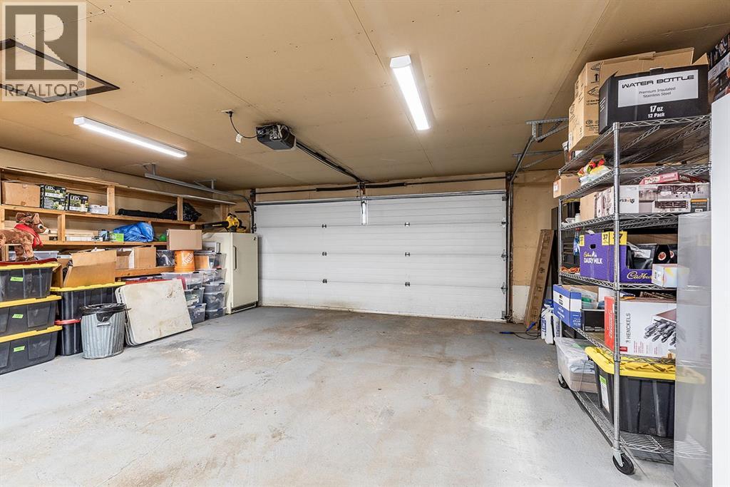 22 Hamilton Court NE