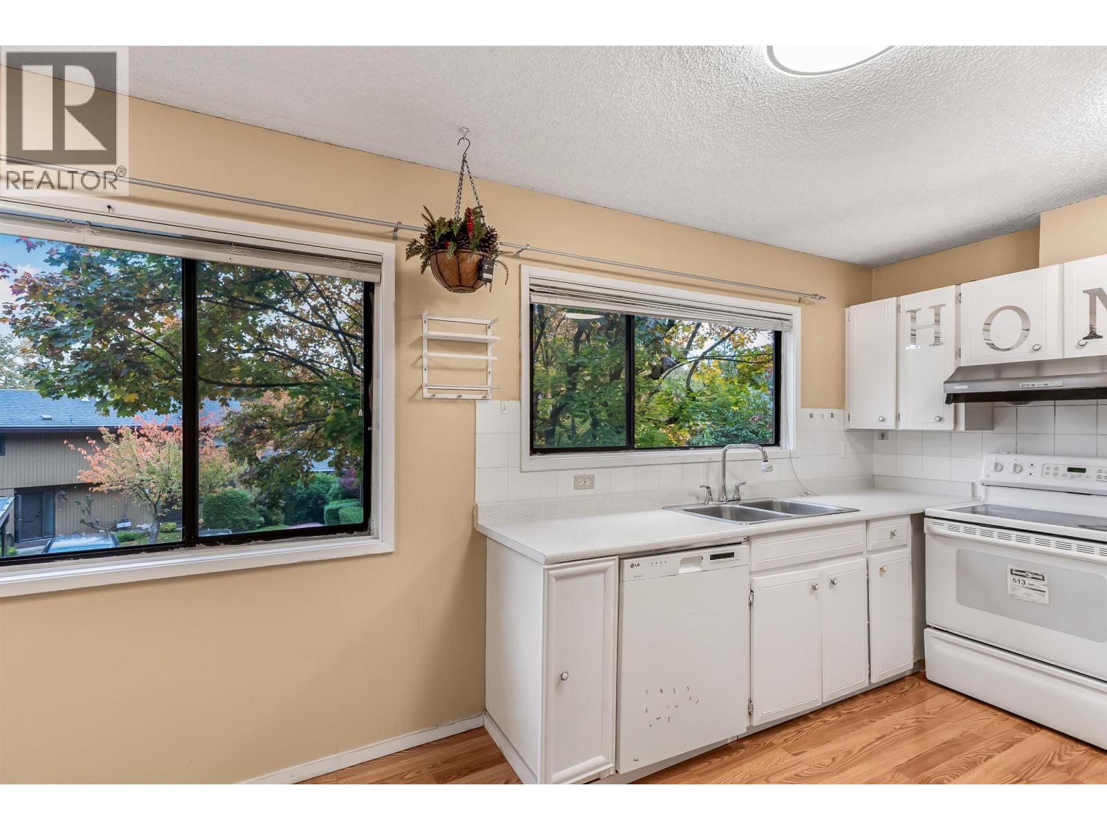 2982 Corona Drive, Burnaby, British Columbia  V3J 1B8 - Photo 10 - R3177783