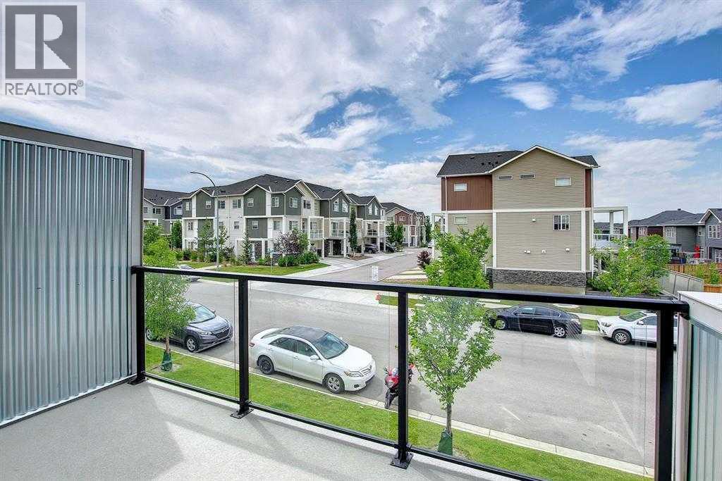203, 245 Redstone Walk NE