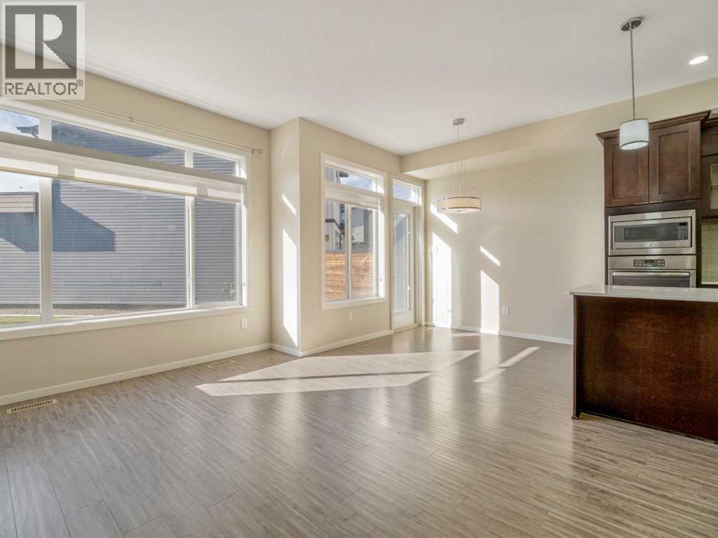 4, 450 Highlands Boulevard W
