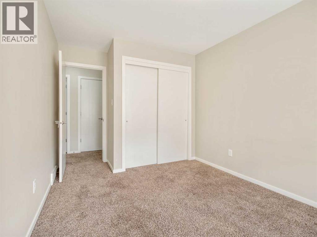4, 450 Highlands Boulevard W