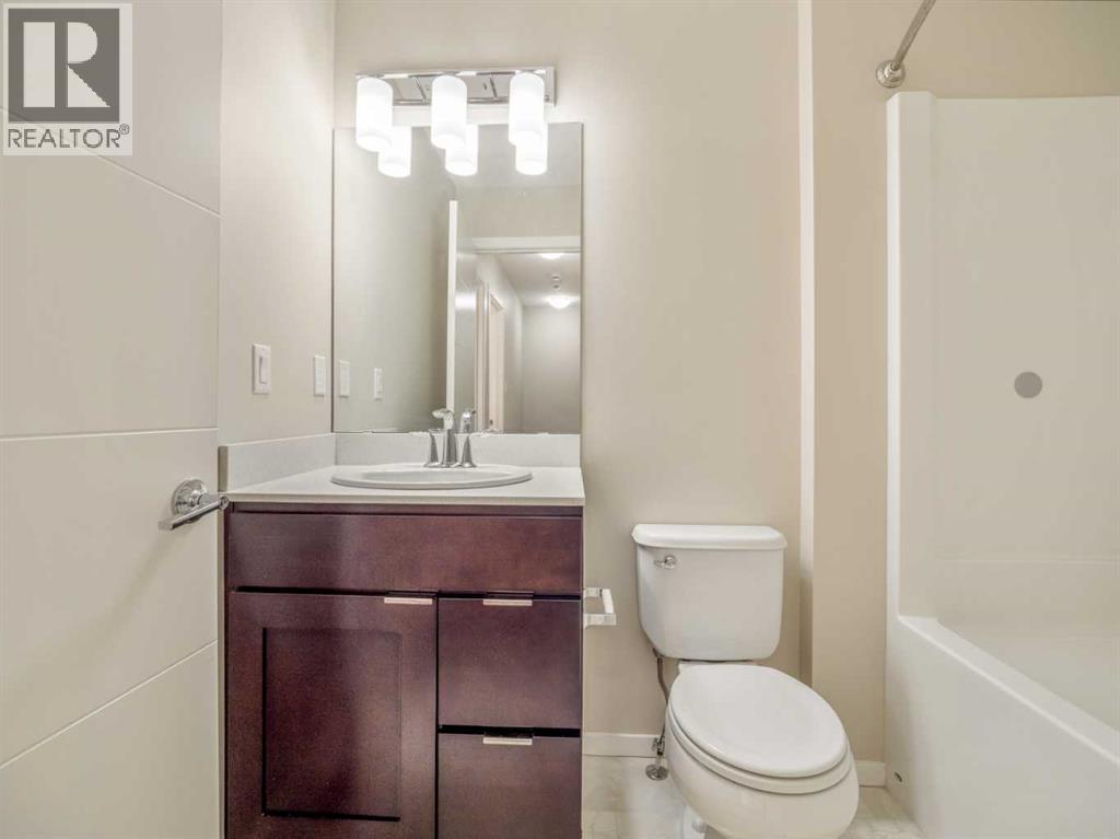 4, 450 Highlands Boulevard W
