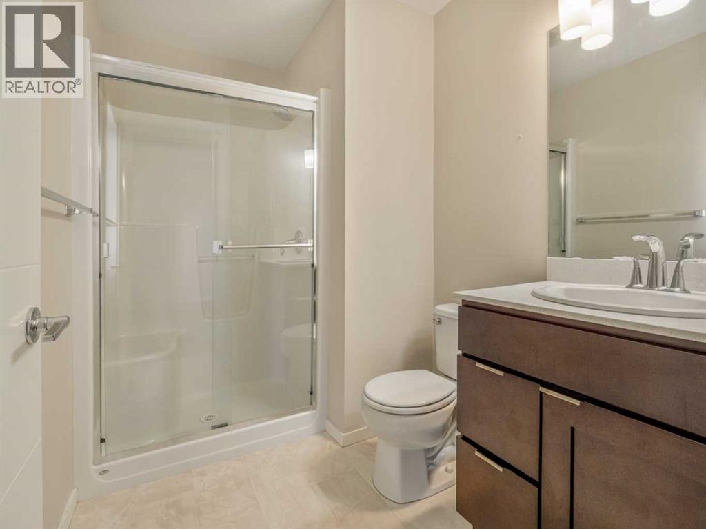 4, 450 Highlands Boulevard W
