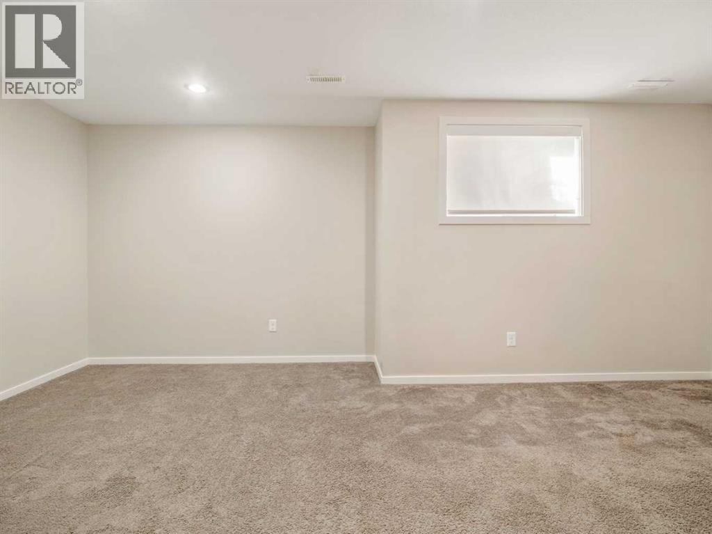 4, 450 Highlands Boulevard W
