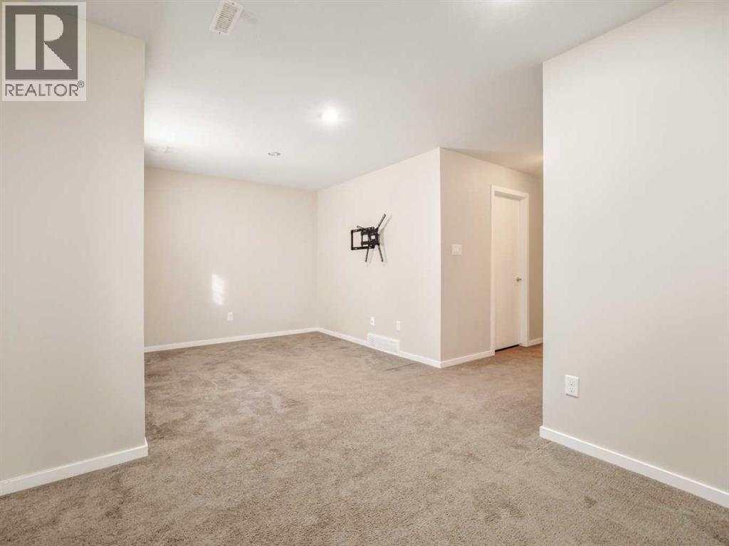 4, 450 Highlands Boulevard W
