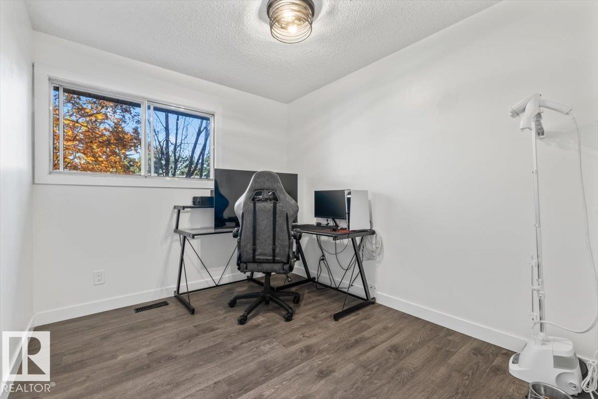 42 GLENGARRY CR