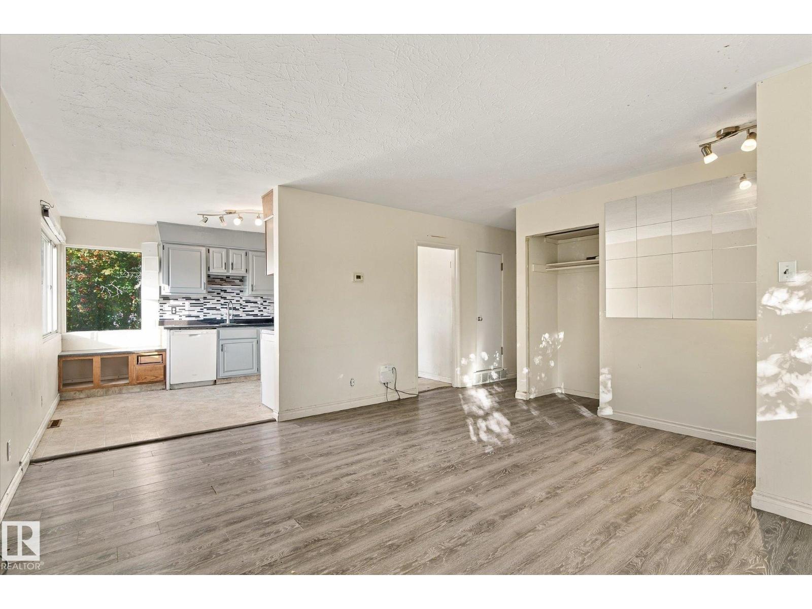 7308 77 St NW, Edmonton, Alberta  T6C 2L2 - Photo 10 - E4514113