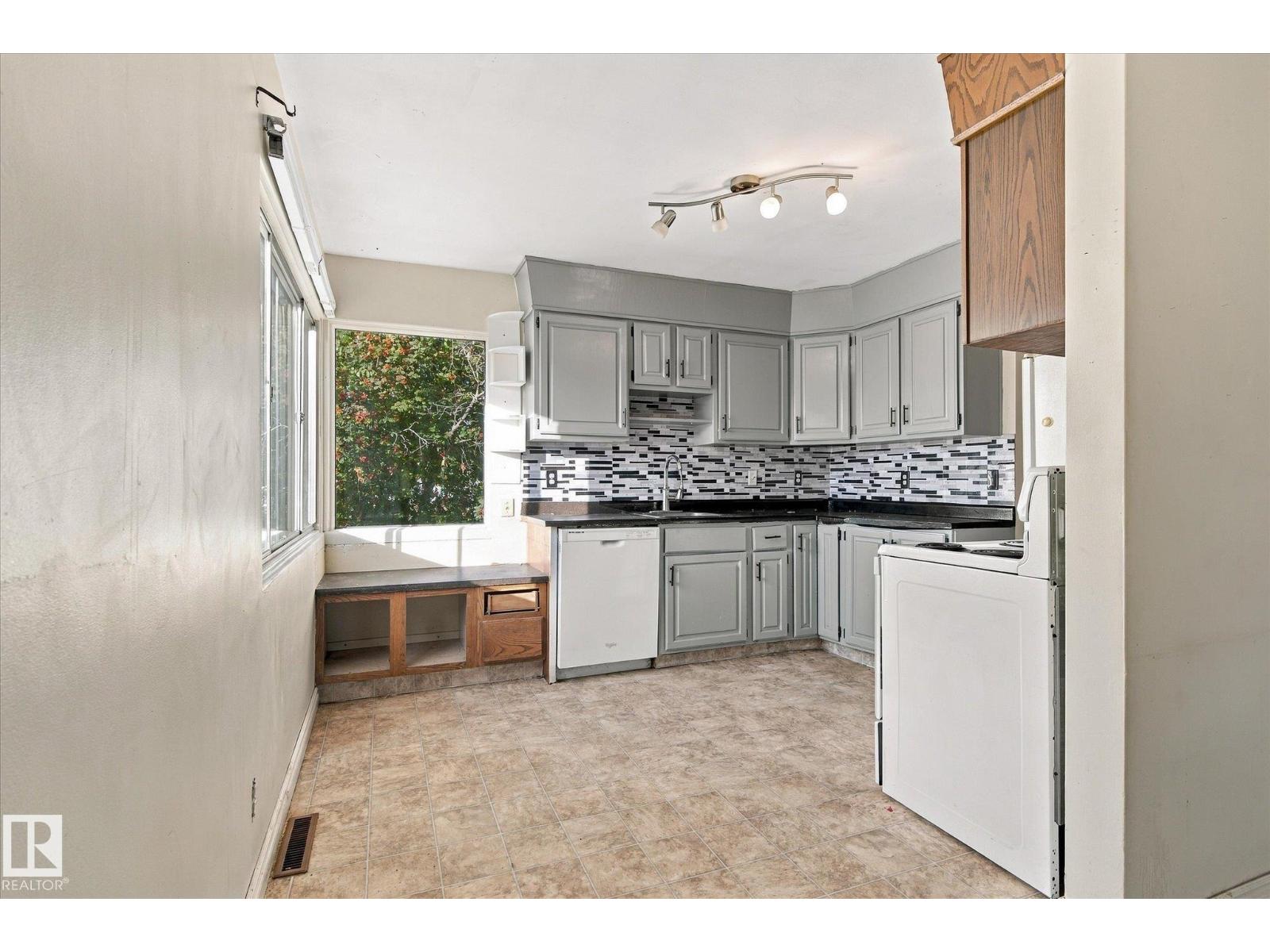 7308 77 St NW, Edmonton, Alberta  T6C 2L2 - Photo 11 - E4514113