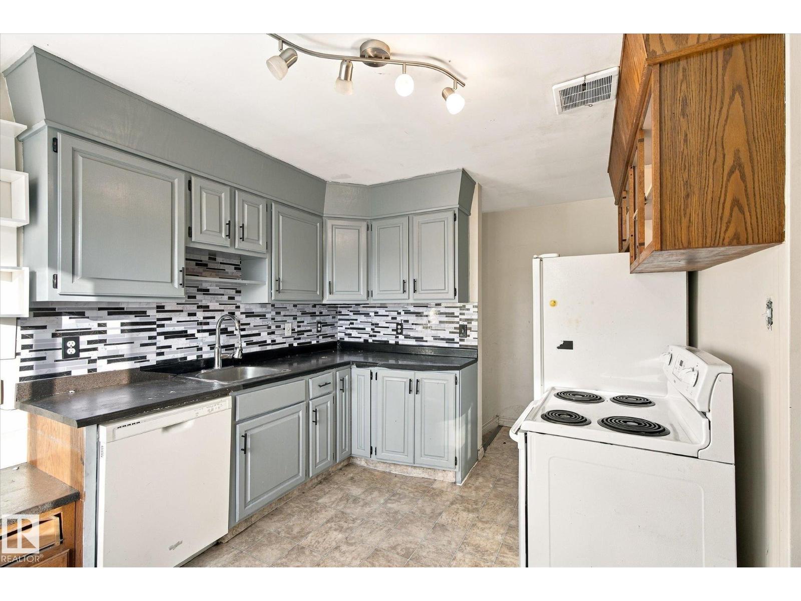 7308 77 St NW, Edmonton, Alberta  T6C 2L2 - Photo 13 - E4514113