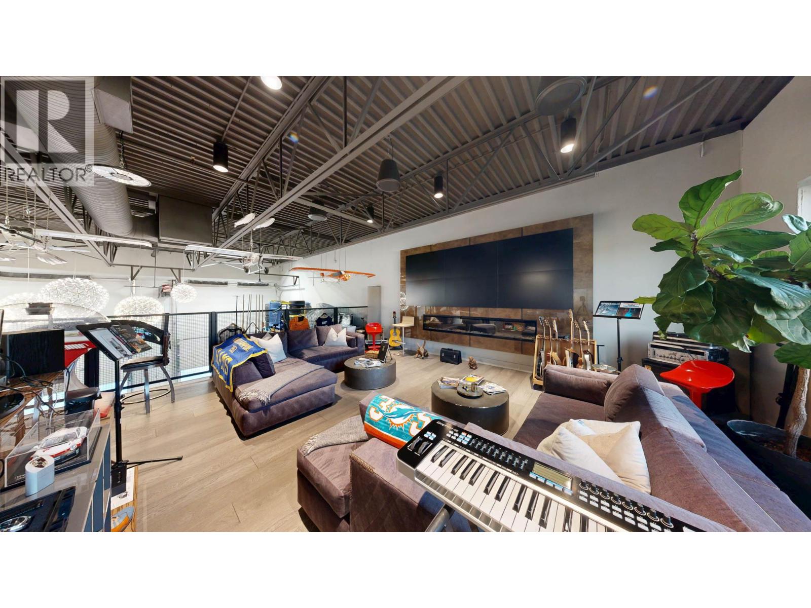 2110 Matrix Crescent Unit# 19