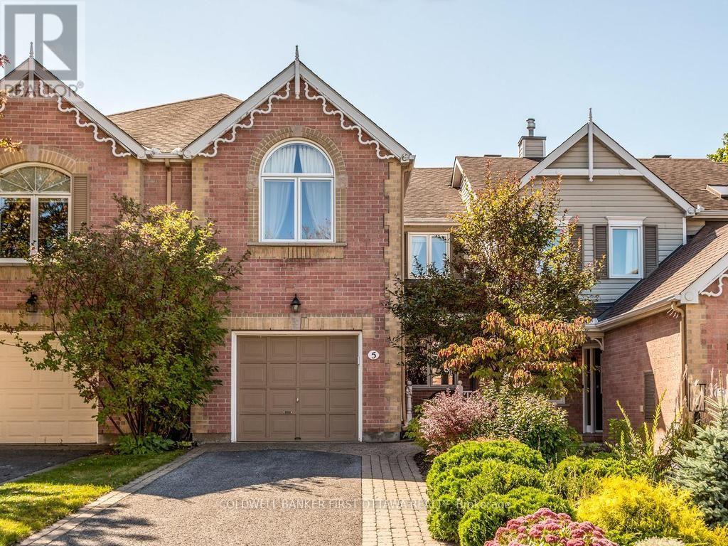 5 Crossing Bridge Court, Ottawa, Ontario  K2S 1S2 - Photo 2 - X14113304