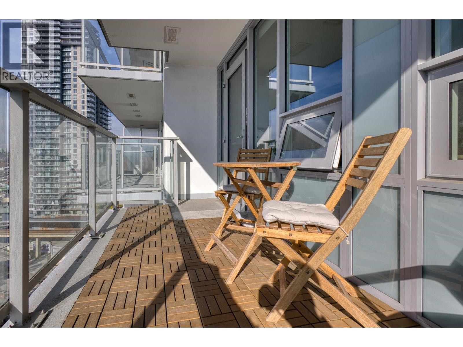 1607 908 QUAYSIDE DRIVE