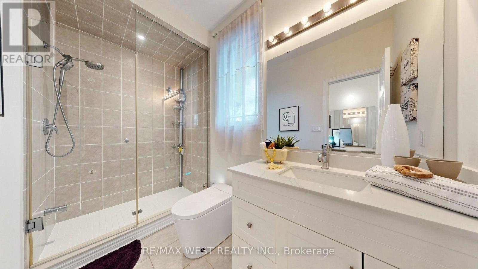 112 Lake Avenue, Richmond Hill, Ontario  L4E 3G6 - Photo 25 - N14113292