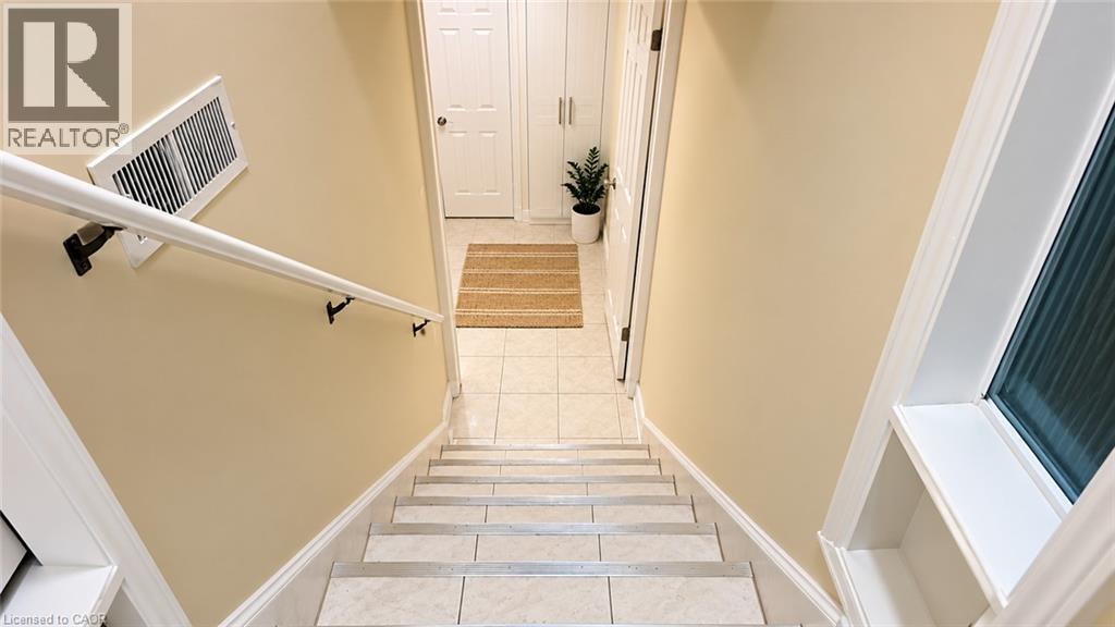 3425 Laddie Crescent Unit# Lower, Mississauga, Ontario  L4T 1N2 - Photo 3 - 40867564