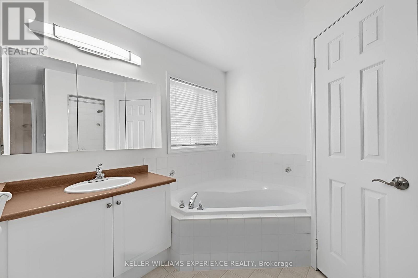 177 Professor Day Drive, Bradford West Gwillimbury, Ontario  L3Z 2Z1 - Photo 31 - N14105456
