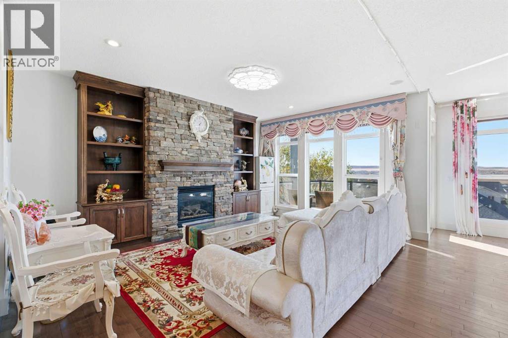 60 Heritage Green, Cochrane, Alberta  T4C 0L3 - Photo 2 - A2353034