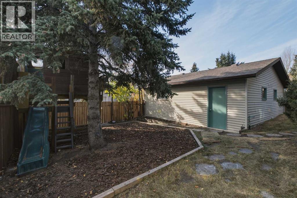 3 Glenport Road, Cochrane, Alberta T4C 1G8 - Photo 39 - A2352177