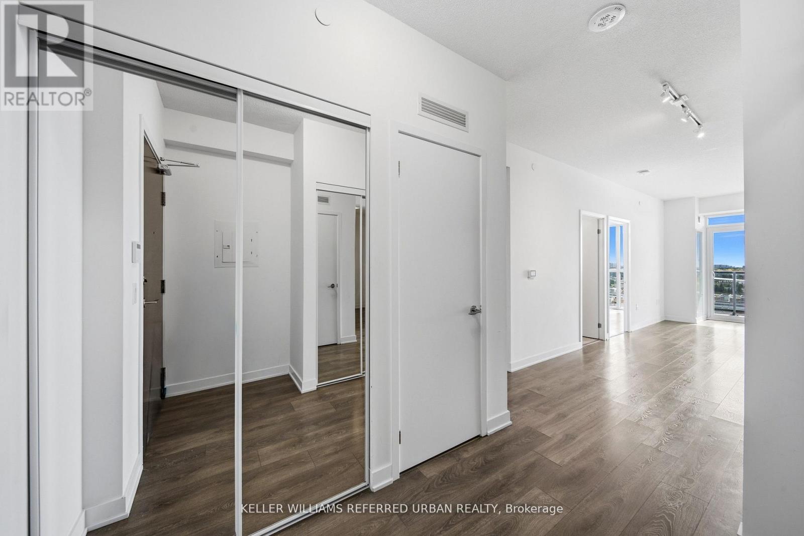 907 - 10 Honeycrisp Crescent, Vaughan, Ontario  L4K 0M7 - Photo 3 - N13863064
