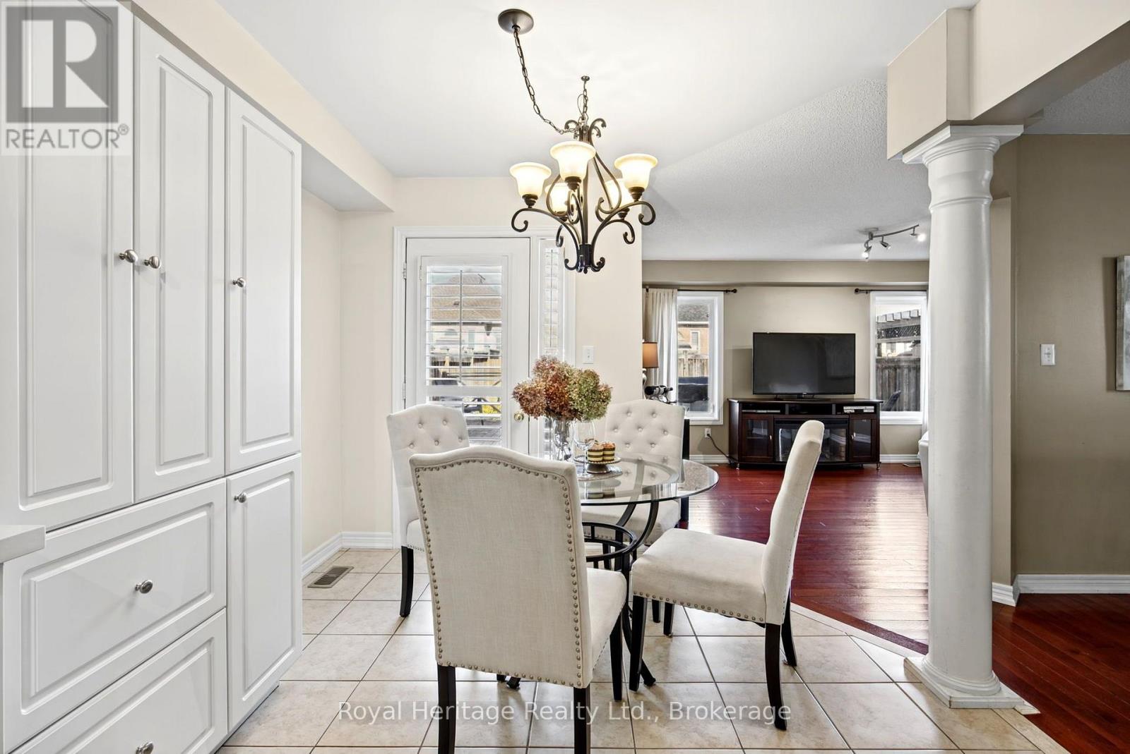 65 Cranborne Crescent, Whitby, Ontario  L1M 2M1 - Photo 9 - E14112526