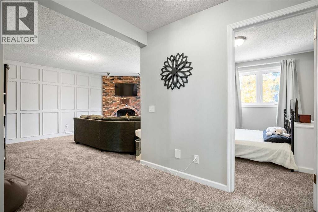 71 Strathclair Rise Sw, Calgary, Alberta  T3H 1G3 - Photo 20 - A2353953